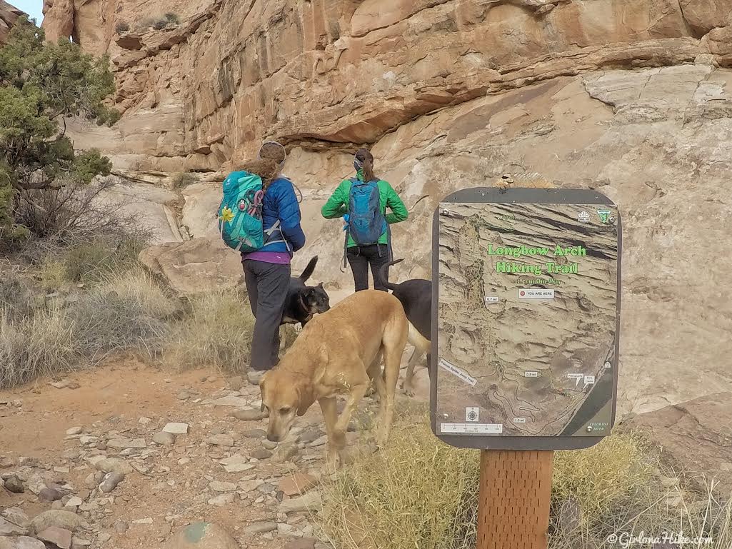 Hiking to Long Bow Arch, Moab, Utah, Hiking in Moab with Dogs, Hiking in Utah with Dogs